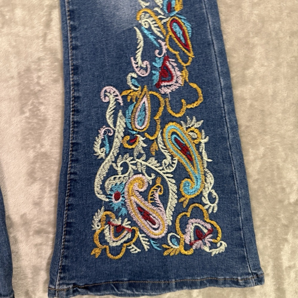 Bamboo Embroidered Bell Bottoms Wide Flare Jeans Sz 9 Blue Soft Denim NWT - Picture 2 of 10